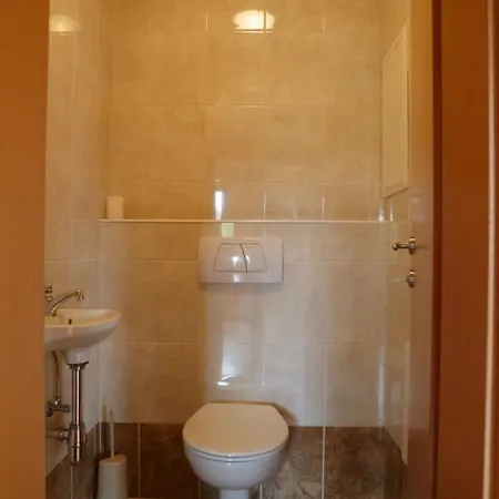 Juni-rose By Interhome * Velden am Woerthersee